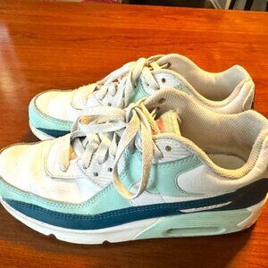 Nike Air Max size 5Y